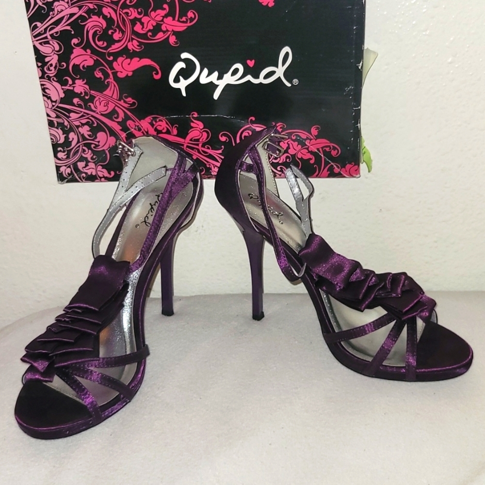 SHOES - Picture 3 of 4